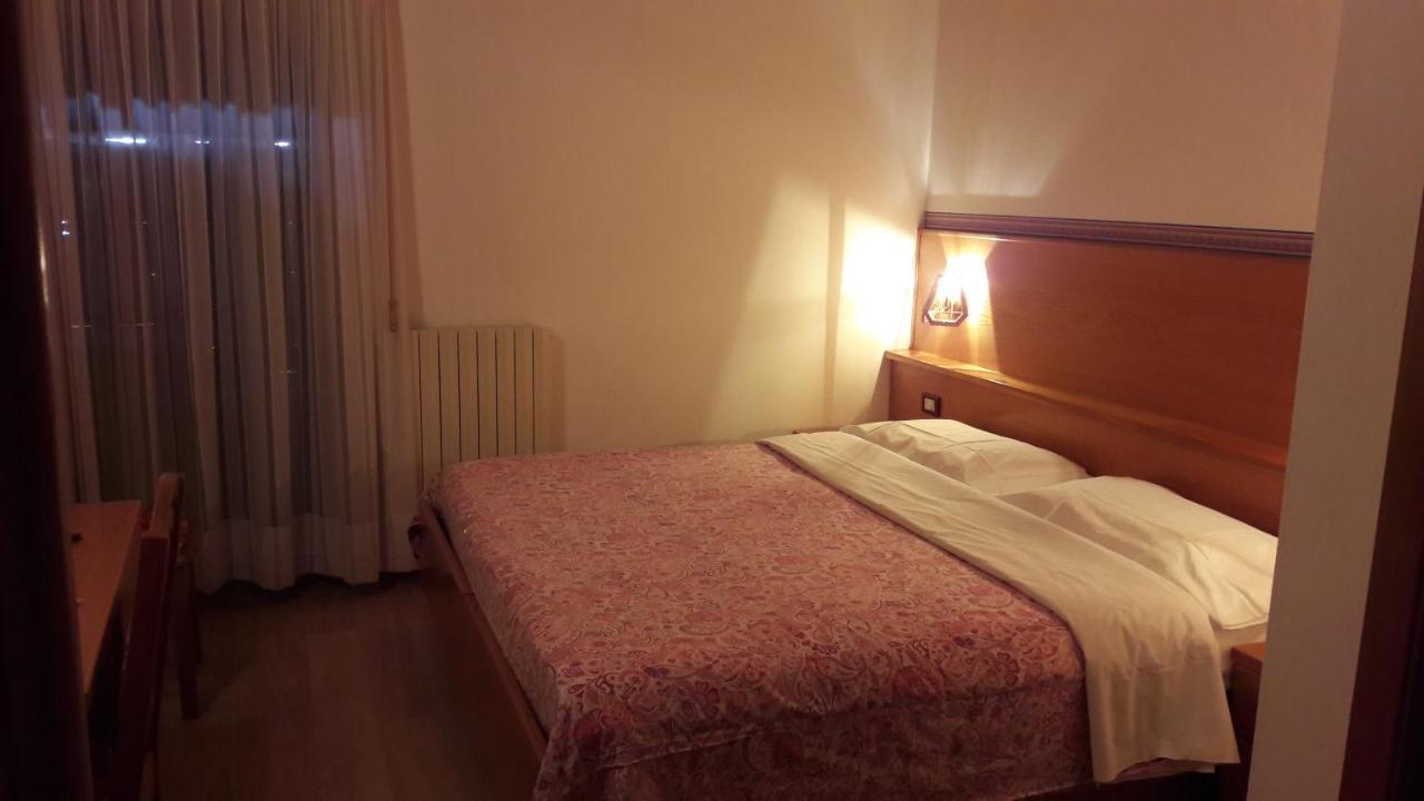 Hotel Edelweiss Пассо-дель-Тонале Экстерьер фото